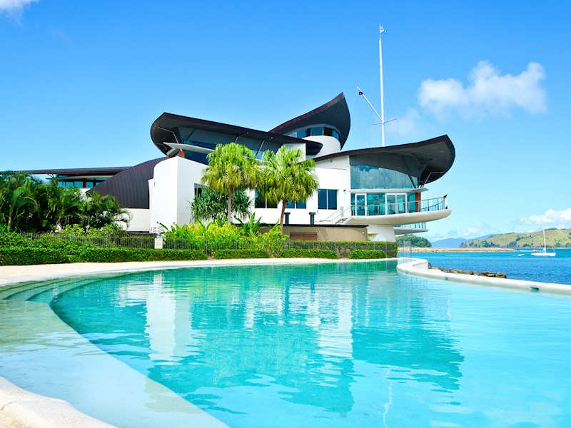 yacht club villa 16 hamilton island