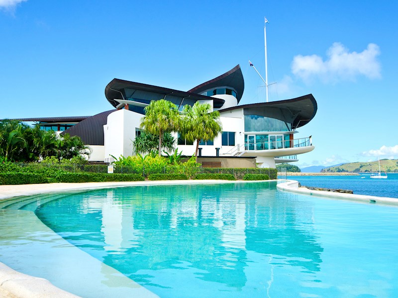 yacht club villa number 4