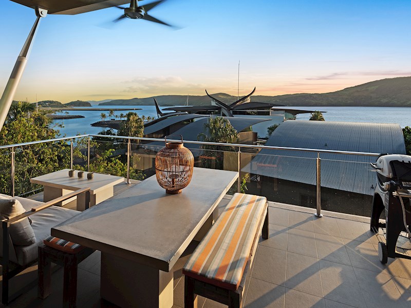 yacht club villa 26 hamilton island