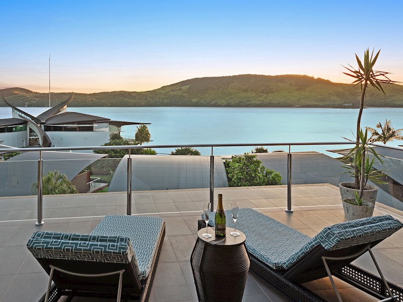 yacht club villa 26 hamilton island