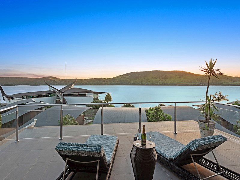 yacht club villa 26 hamilton island