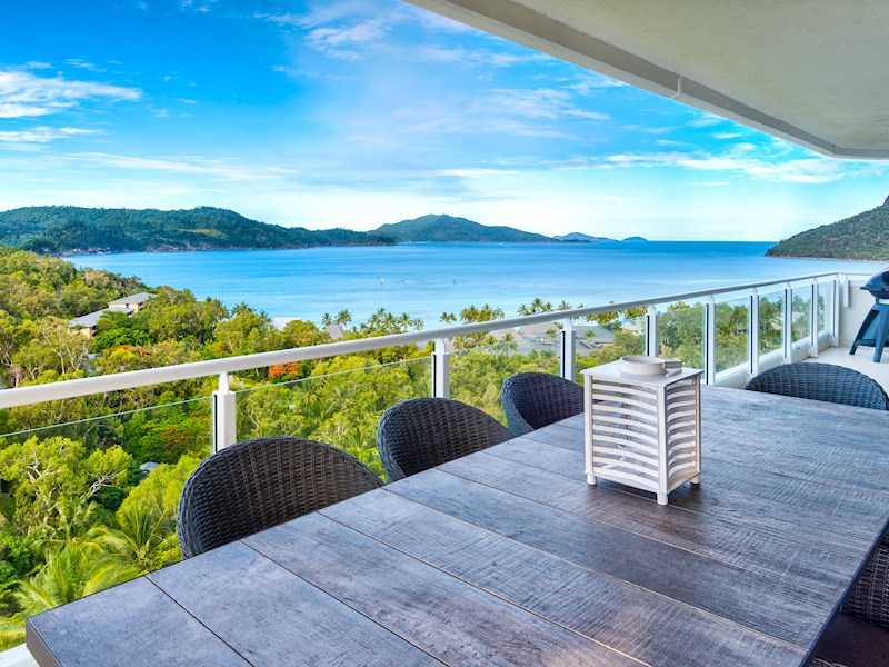 yacht harbour tower 4 hamilton island